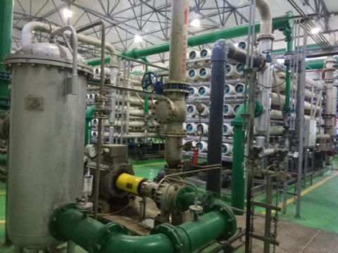 點(diǎn)擊查看詳細(xì)信息<br>標(biāo)題：反滲透裝置 閱讀次數(shù)：3808